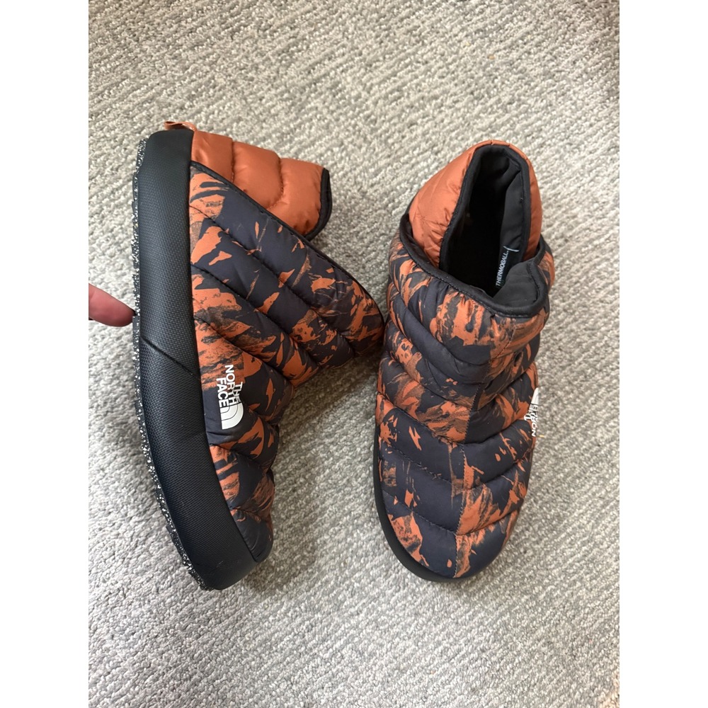The North Face ThermoBall Traction V Mules Orange Black Print Mens 12 NF0A3MKH